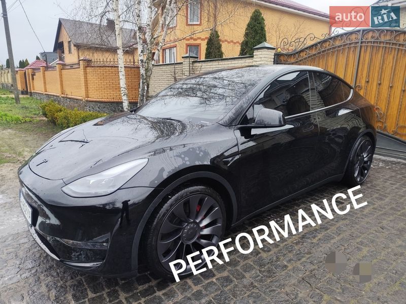 Tesla Model Y 2024