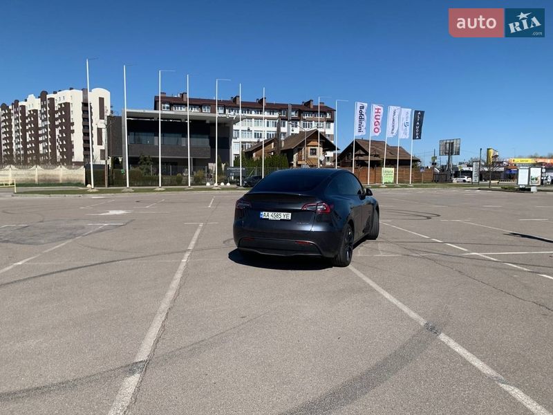 Внедорожник / Кроссовер Tesla Model Y 2024 в Киеве