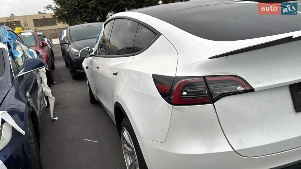 2024 Tesla Model Y - мініатюра 31