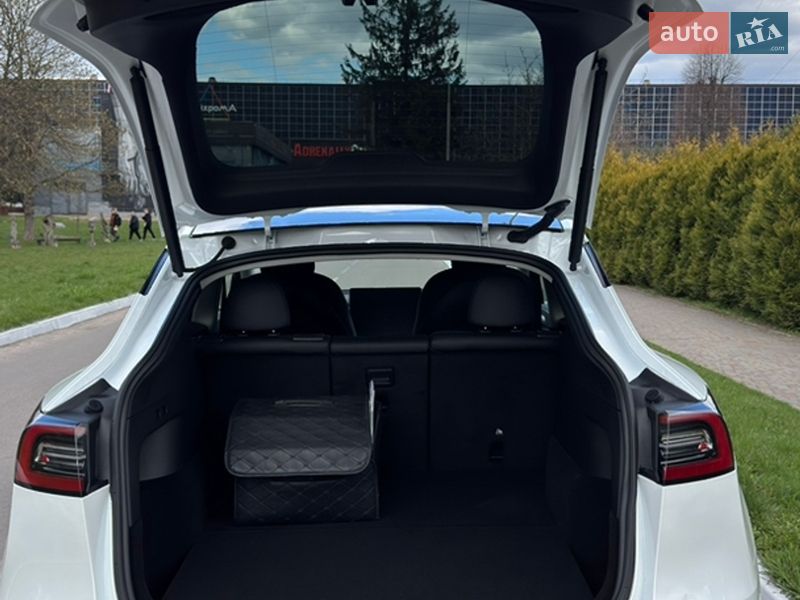 Внедорожник / Кроссовер Tesla Model Y 2022 в Луцке