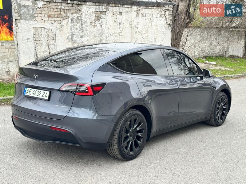 Tesla Model Y 2021