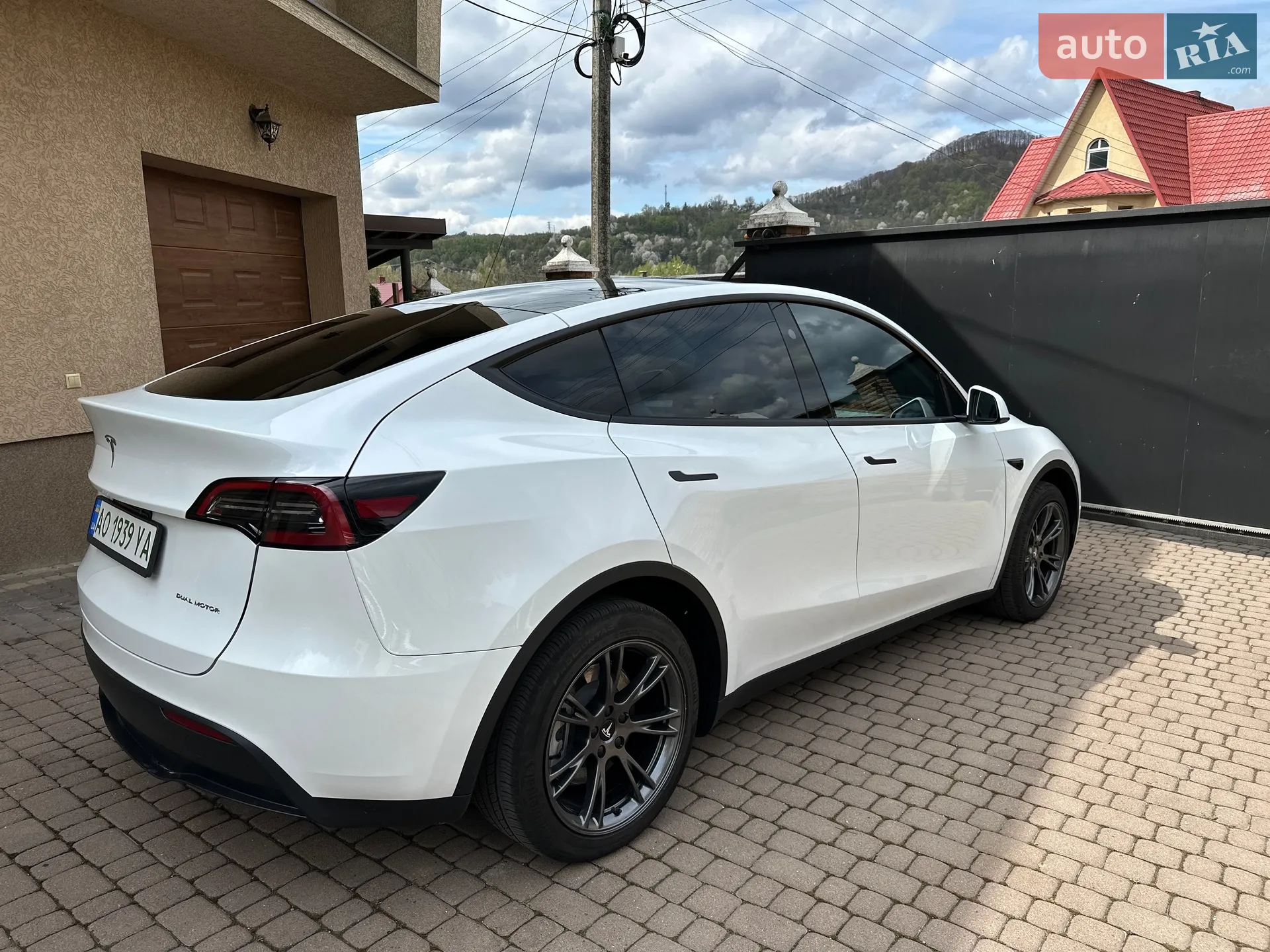 2024 Tesla Model Y - мініатюра 9