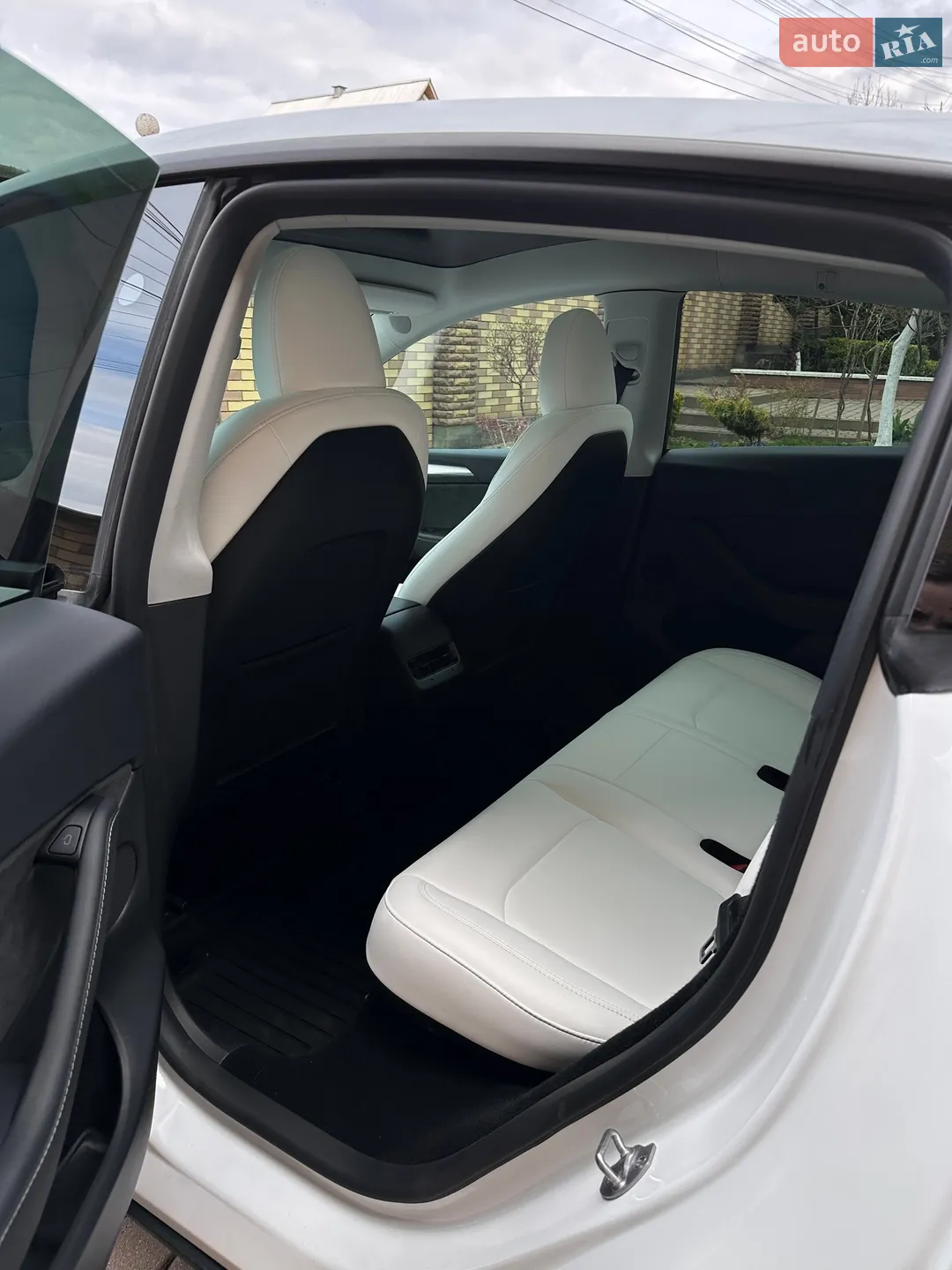 2024 Tesla Model Y - мініатюра 21