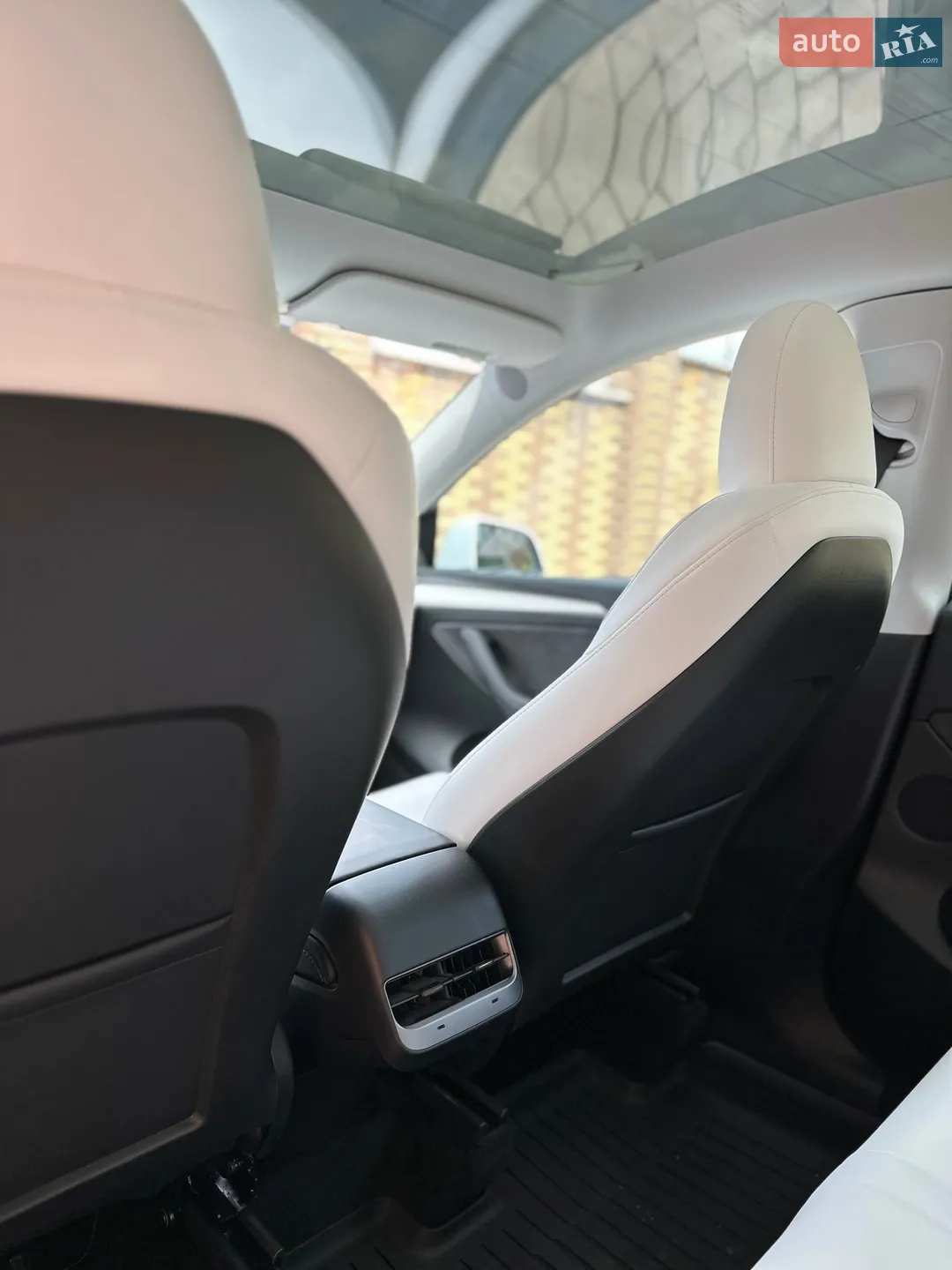 2024 Tesla Model Y - мініатюра 22