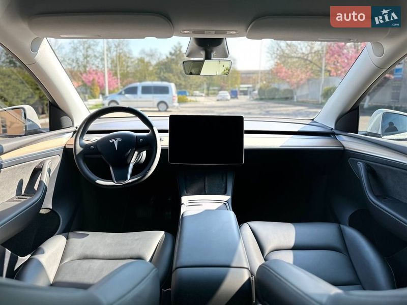 Внедорожник / Кроссовер Tesla Model Y 2023 в Ужгороде