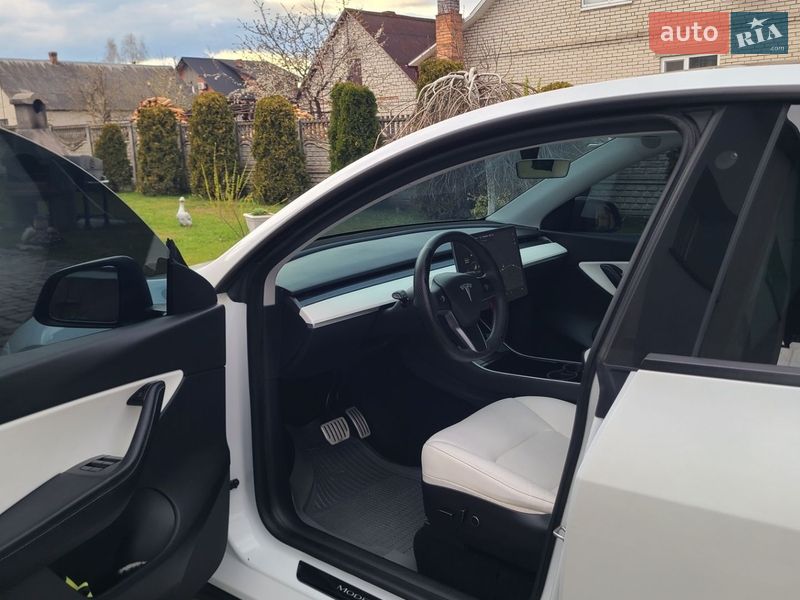 Внедорожник / Кроссовер Tesla Model Y 2020 в Львове
