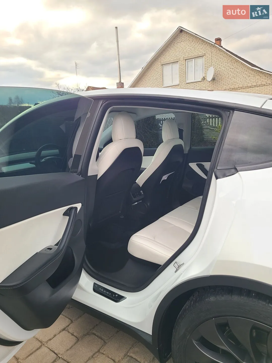 2020 Tesla Model Y - мініатюра 11
