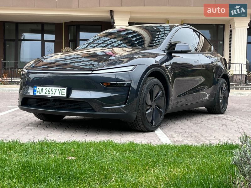 Tesla Model Y 2025 Tesla Model Y 2025