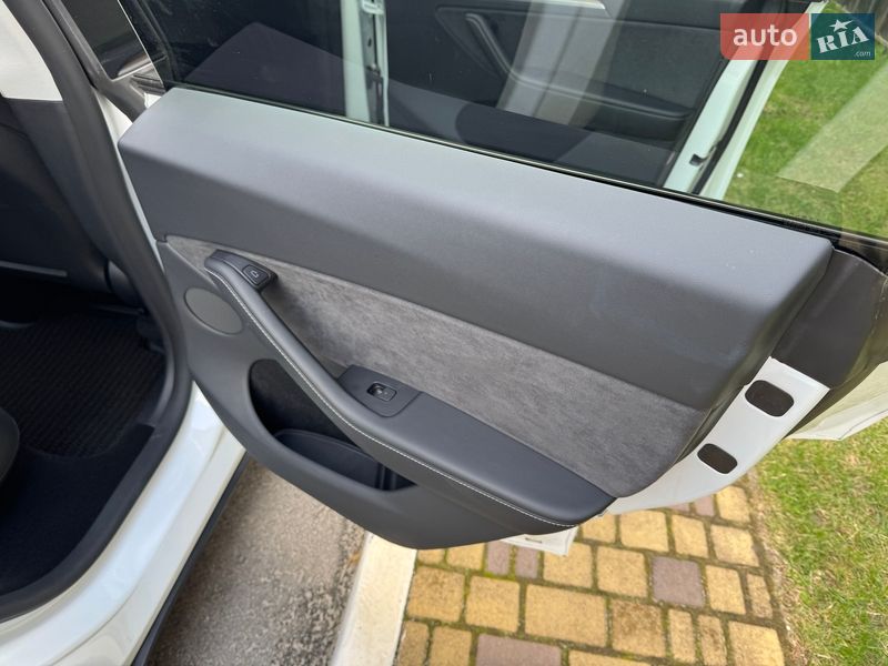 Позашляховик / Кросовер Tesla Model Y 2024 в Запоріжжі