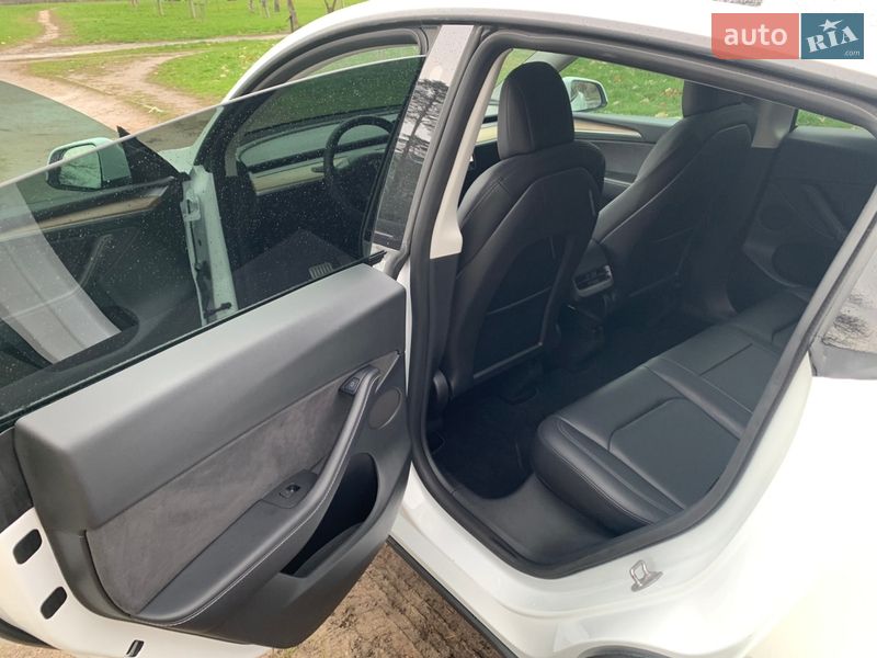Позашляховик / Кросовер Tesla Model Y 2022 в Києві