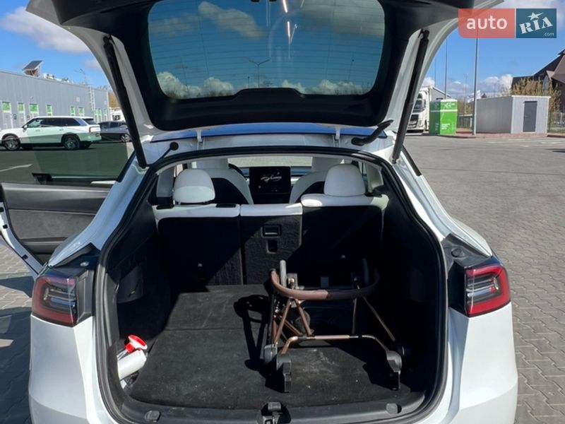 Внедорожник / Кроссовер Tesla Model Y 2022 в Луцке