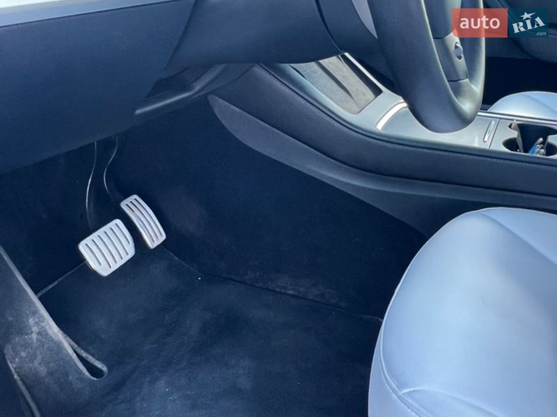 Внедорожник / Кроссовер Tesla Model Y 2022 в Луцке