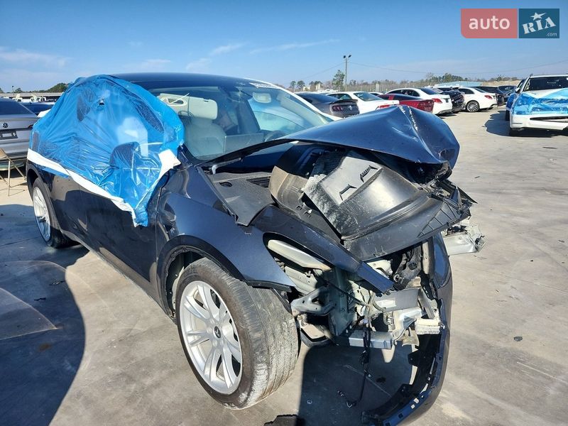 Внедорожник / Кроссовер Tesla Model Y 2024 в Запорожье