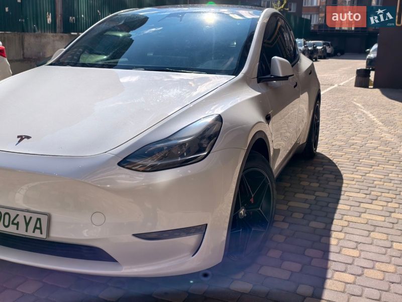 Внедорожник / Кроссовер Tesla Model Y 2023 в Виннице
