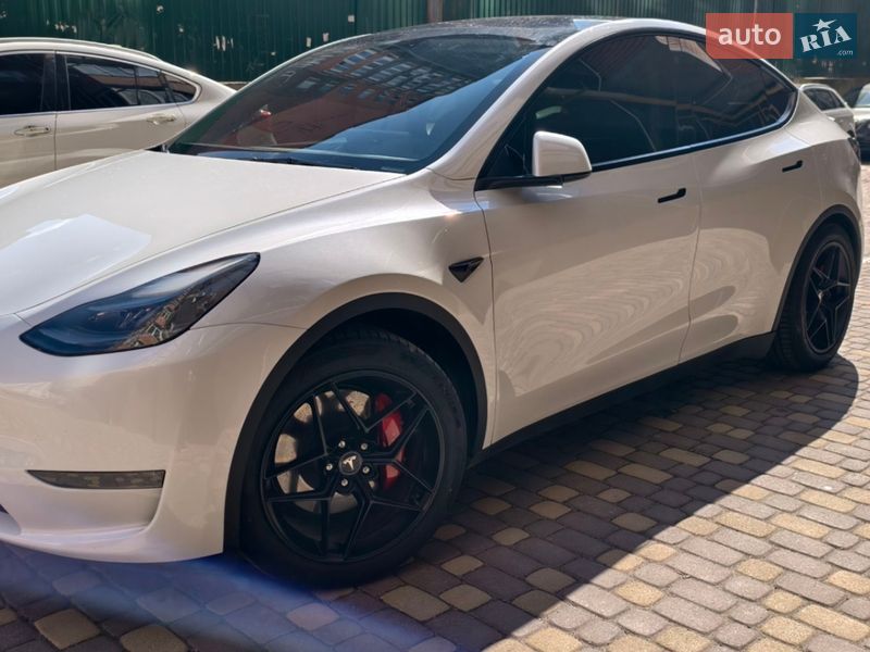 Внедорожник / Кроссовер Tesla Model Y 2023 в Виннице