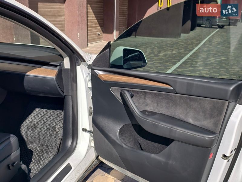 Внедорожник / Кроссовер Tesla Model Y 2023 в Виннице