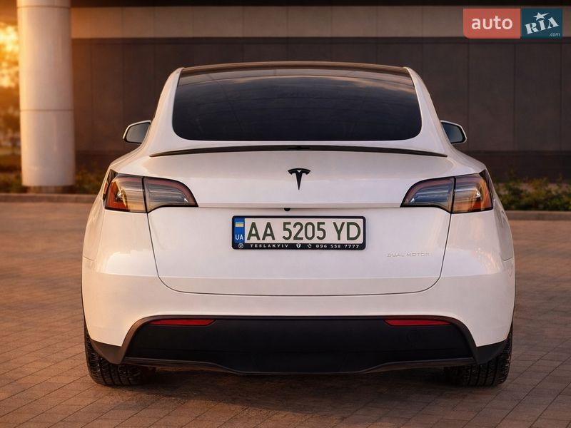 Позашляховик / Кросовер Tesla Model Y 2023 в Києві