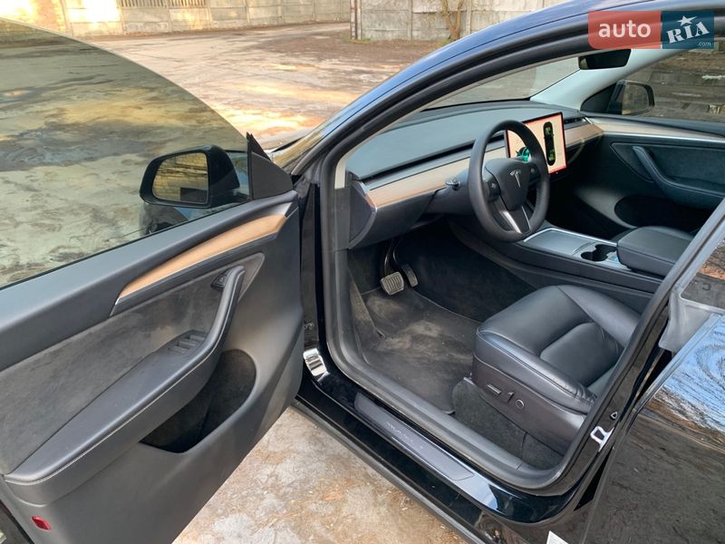 Внедорожник / Кроссовер Tesla Model Y 2022 в Киеве