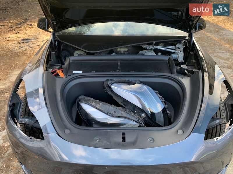 Внедорожник / Кроссовер Tesla Model Y 2022 в Киеве