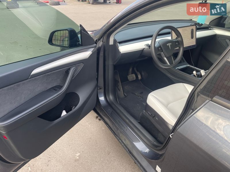 Внедорожник / Кроссовер Tesla Model Y 2022 в Киеве