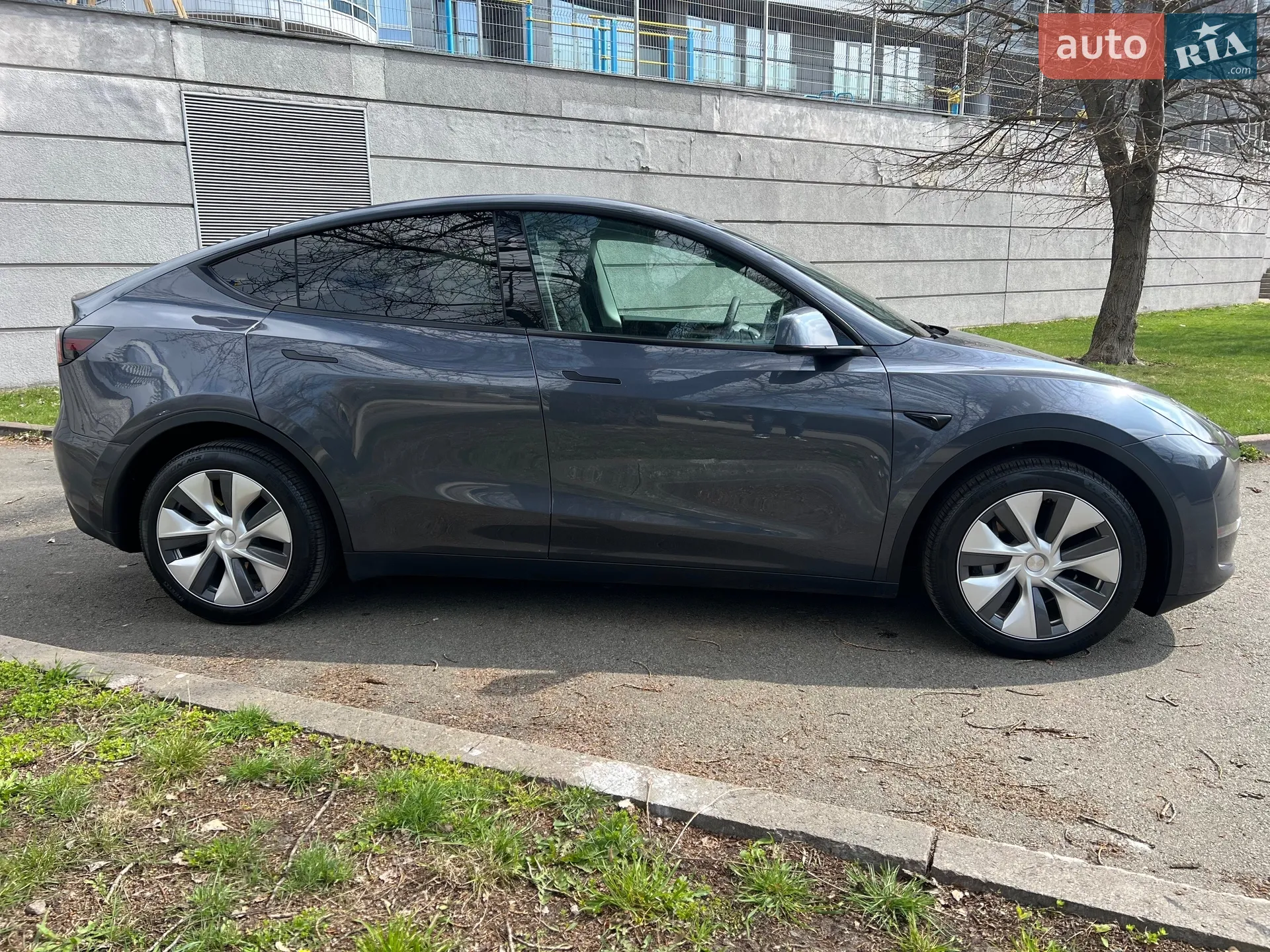 2024 Tesla Model Y - мініатюра 4