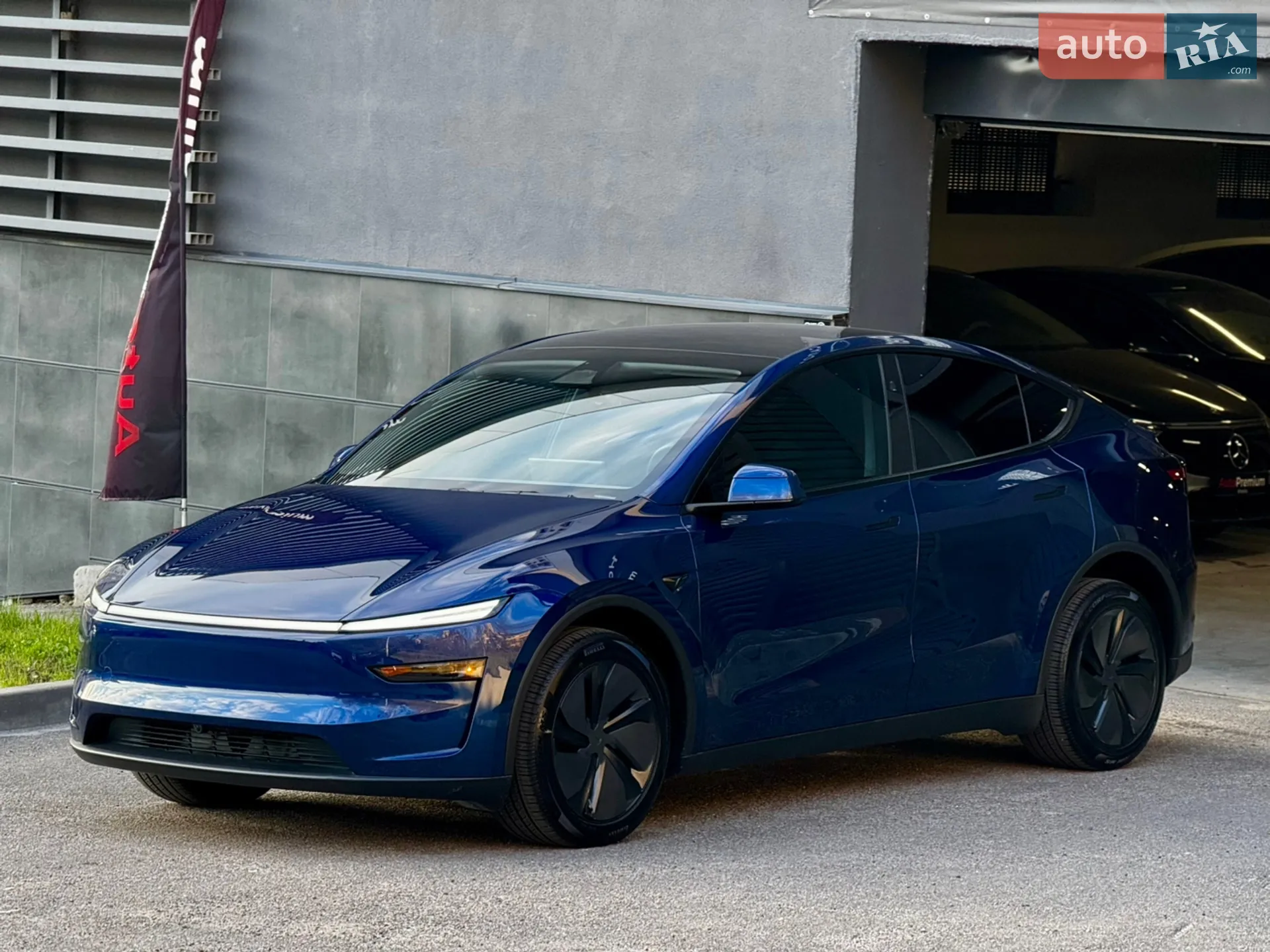2025 Tesla Model Y - мініатюра 4