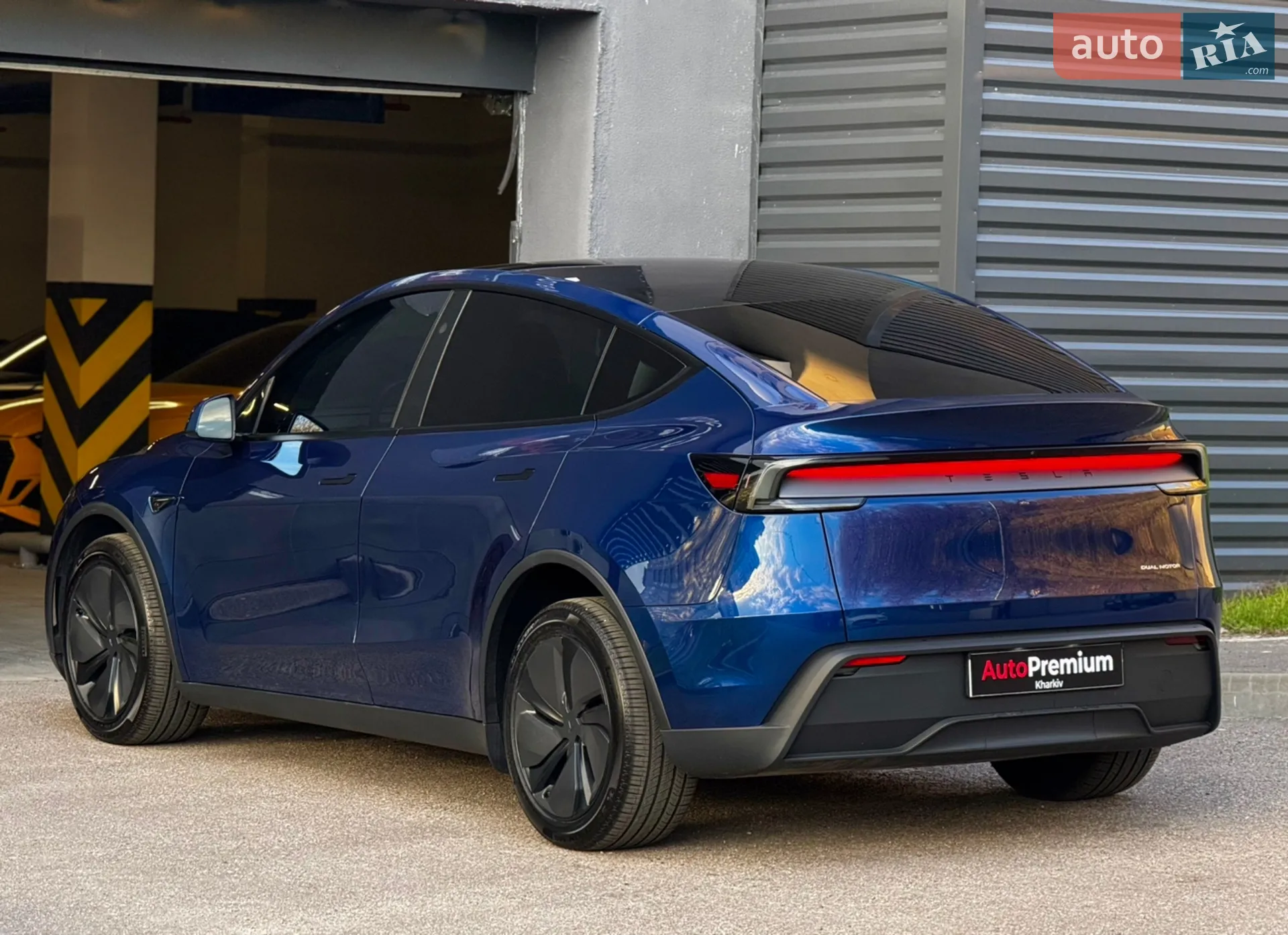 2025 Tesla Model Y - мініатюра 7