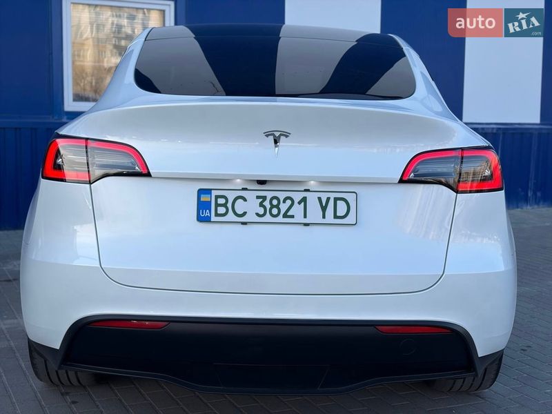 Внедорожник / Кроссовер Tesla Model Y 2024 в Дрогобыче