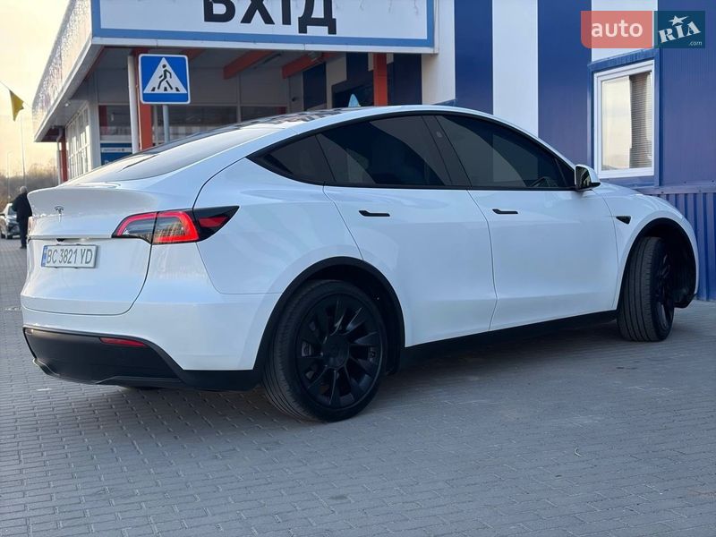 Внедорожник / Кроссовер Tesla Model Y 2024 в Дрогобыче