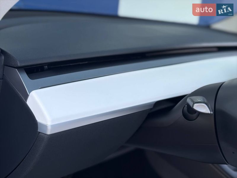 Внедорожник / Кроссовер Tesla Model Y 2024 в Дрогобыче