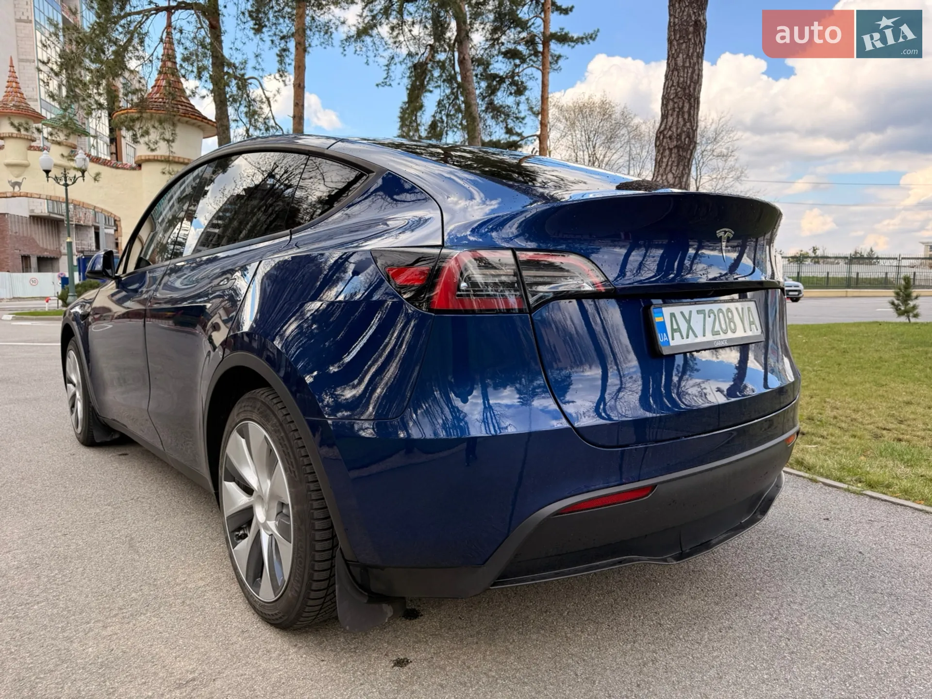 2023 Tesla Model Y - мініатюра 4