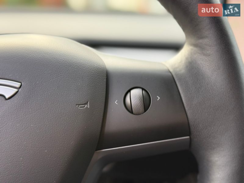 Внедорожник / Кроссовер Tesla Model Y 2023 в Харькове