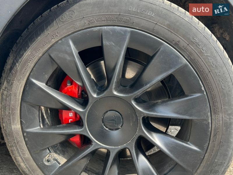 Внедорожник / Кроссовер Tesla Model Y 2021 в Виннице