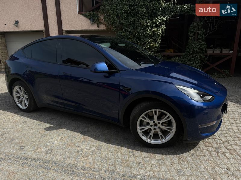 Позашляховик / Кросовер Tesla Model Y 2021 в Львові