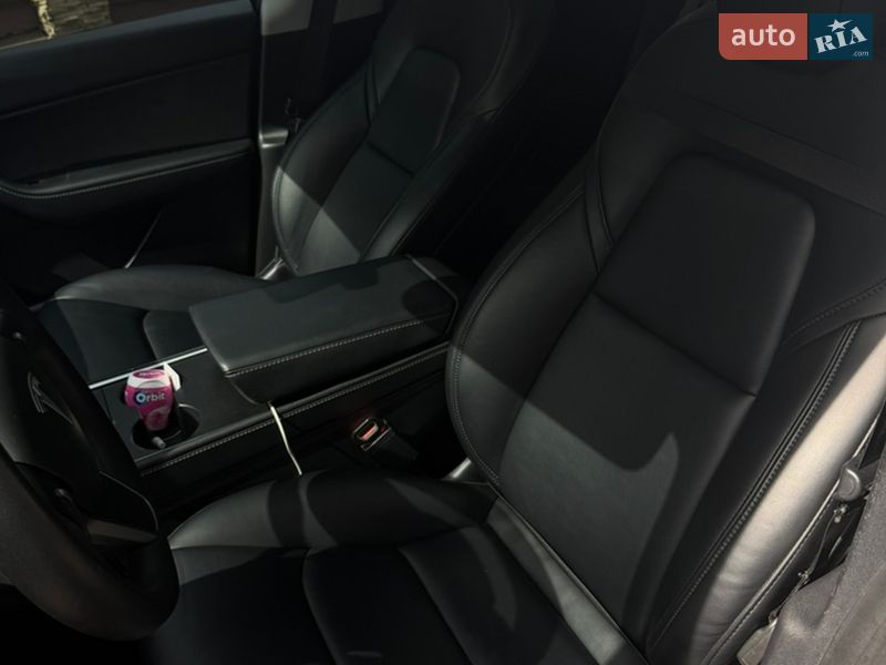 Позашляховик / Кросовер Tesla Model Y 2021 в Львові