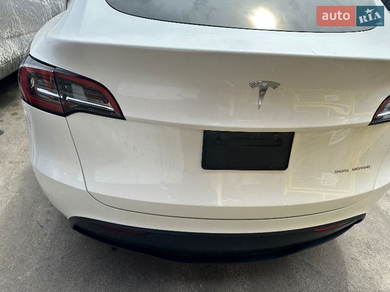 Позашляховик / Кросовер Tesla Model Y 2023 в Києві