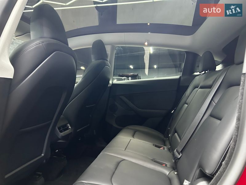 Позашляховик / Кросовер Tesla Model Y 2025 в Чернівцях фото 26 Позашляховик / Кросовер Tesla Model Y 2025 в Чернівцях
