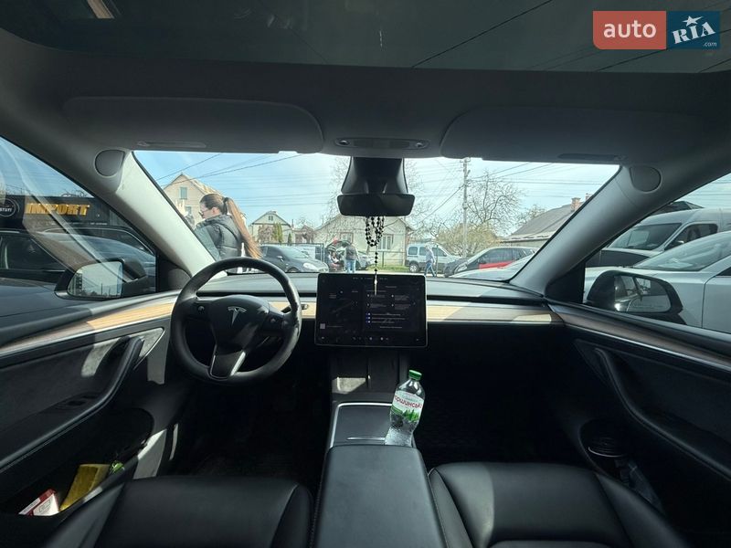 Внедорожник / Кроссовер Tesla Model Y 2023 в Стрые