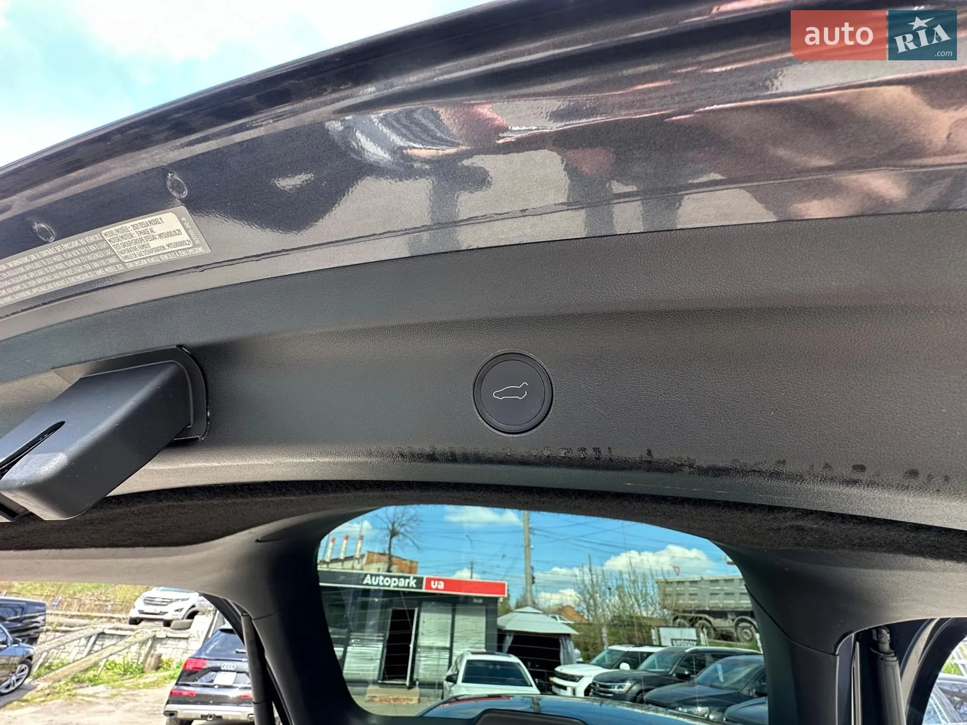 2020 Tesla Model Y - мініатюра 17