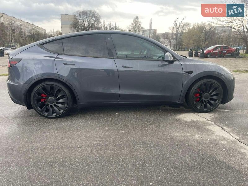 Позашляховик / Кросовер Tesla Model Y 2022 в Харкові