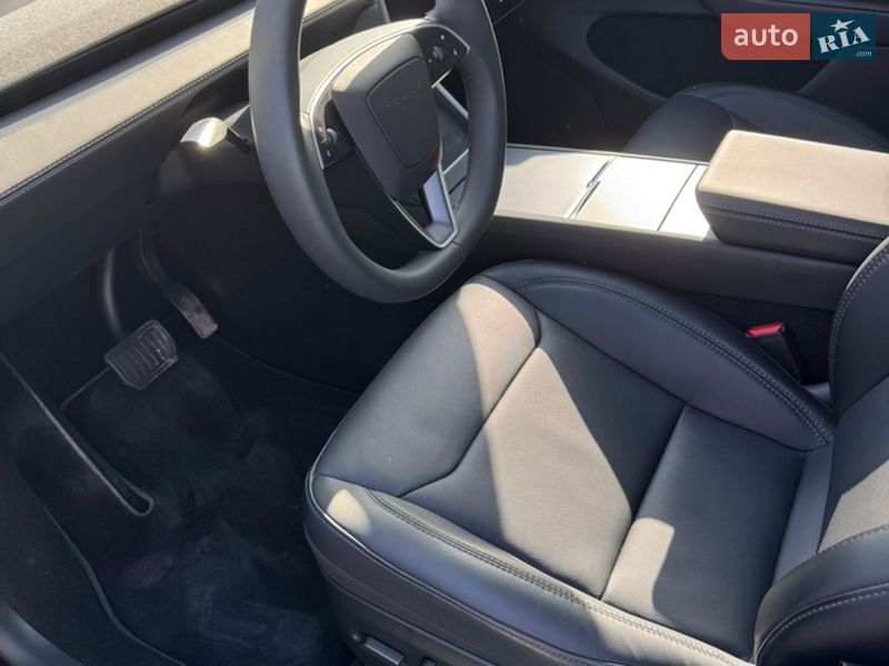 Позашляховик / Кросовер Tesla Model Y 2025 в Києві