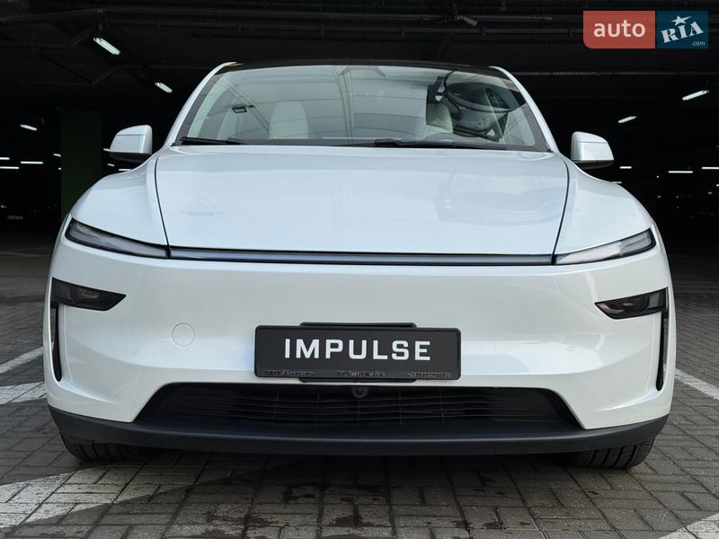 Tesla Model Y 2025 Tesla Model Y 2025