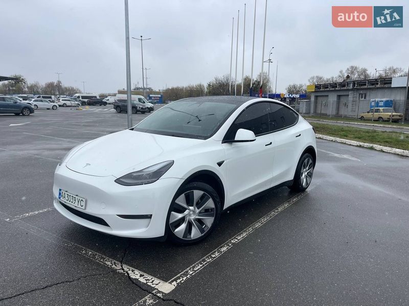 Tesla Model Y 2021