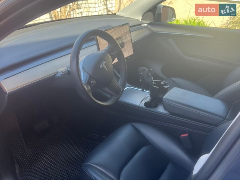 Внедорожник / Кроссовер Tesla Model Y 2022 в Киеве