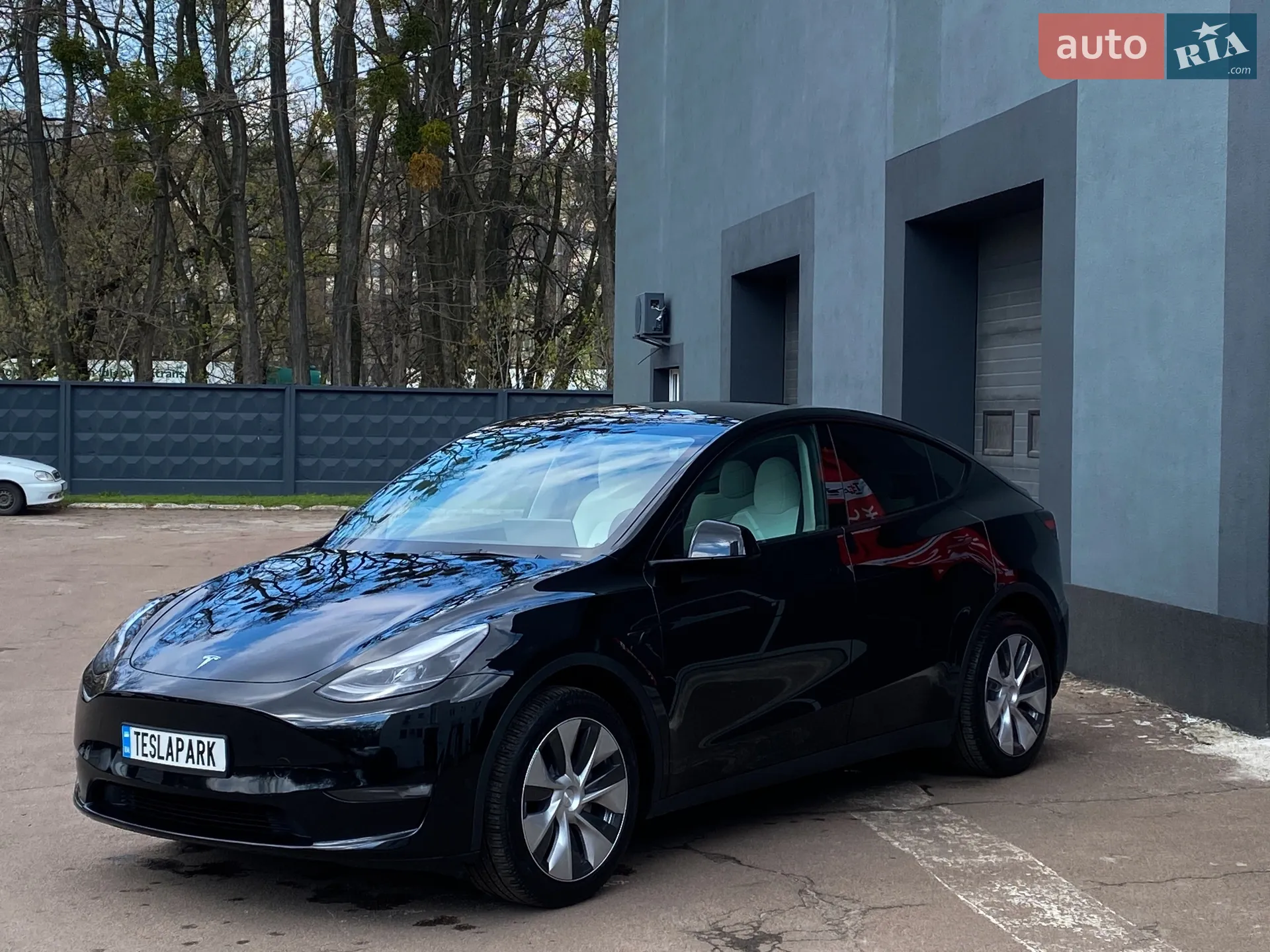 2024 Tesla Model Y - мініатюра 4