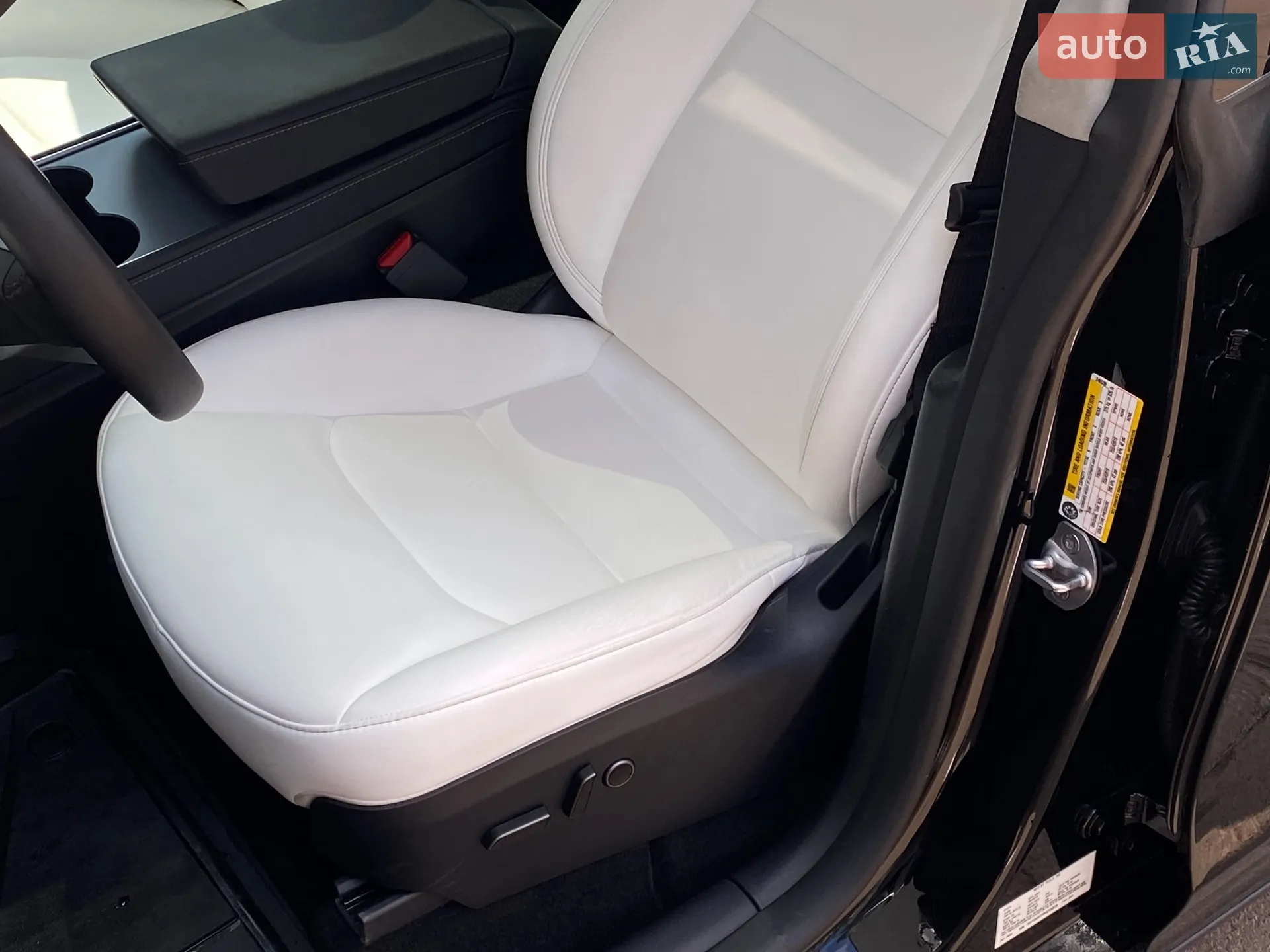 2024 Tesla Model Y - мініатюра 13