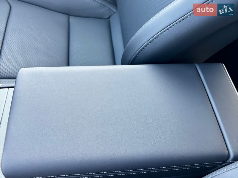 Внедорожник / Кроссовер Tesla Model Y 2025 в Киеве