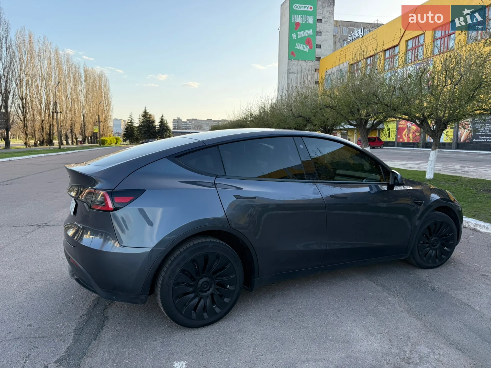 2021 Tesla Model Y - мініатюра 3