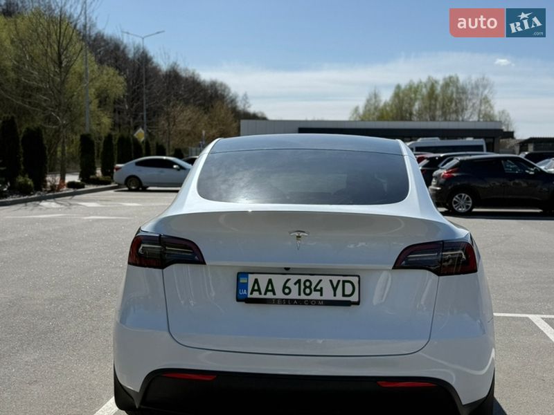 Позашляховик / Кросовер Tesla Model Y 2023 в Києві
