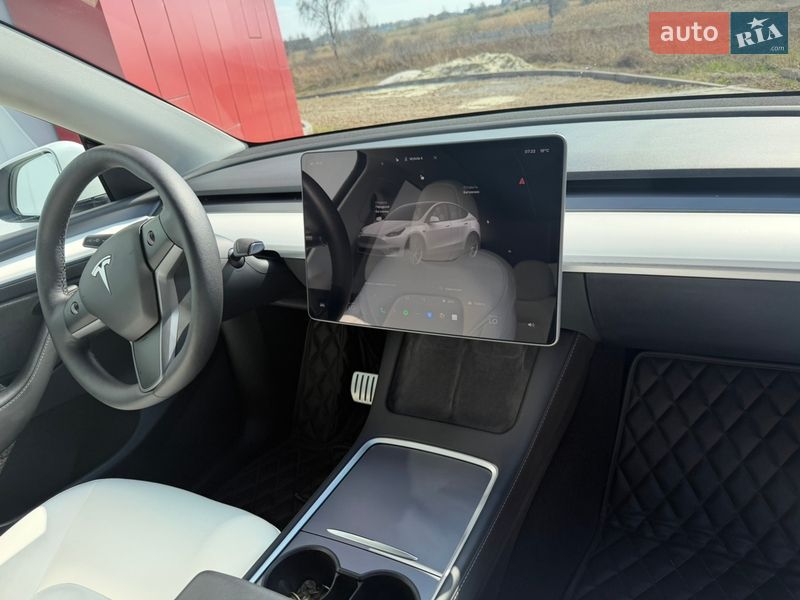 Внедорожник / Кроссовер Tesla Model Y 2023 в Львове